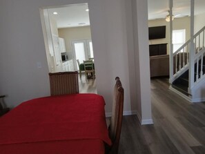 4 chambres, fer et planche à repasser, Wi-Fi, draps fournis