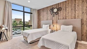 4 habitaciones, tabla de planchar con plancha, cuna de viaje y wifi