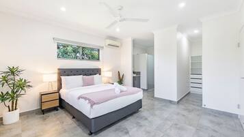 4 bedrooms, desk, iron/ironing board, travel cot