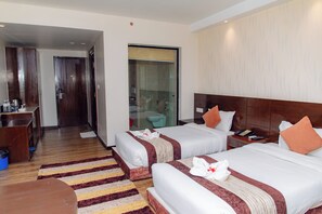 Deluxe Twin Room, Garden View | Iron/ironing board, free WiFi, wheelchair access