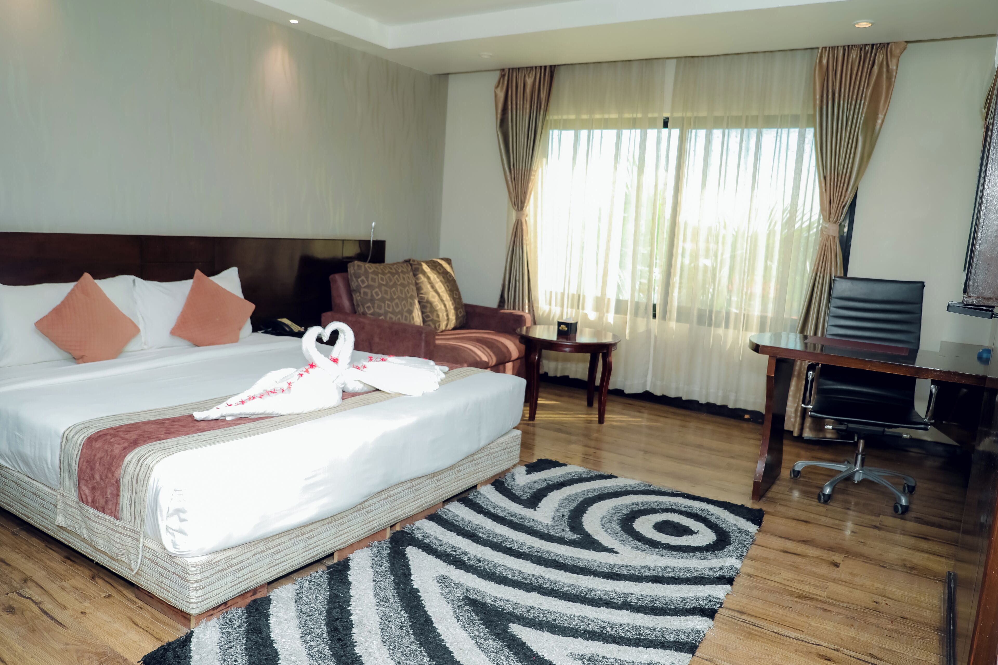 Deluxe Double Room | Iron/ironing board, free WiFi, wheelchair access