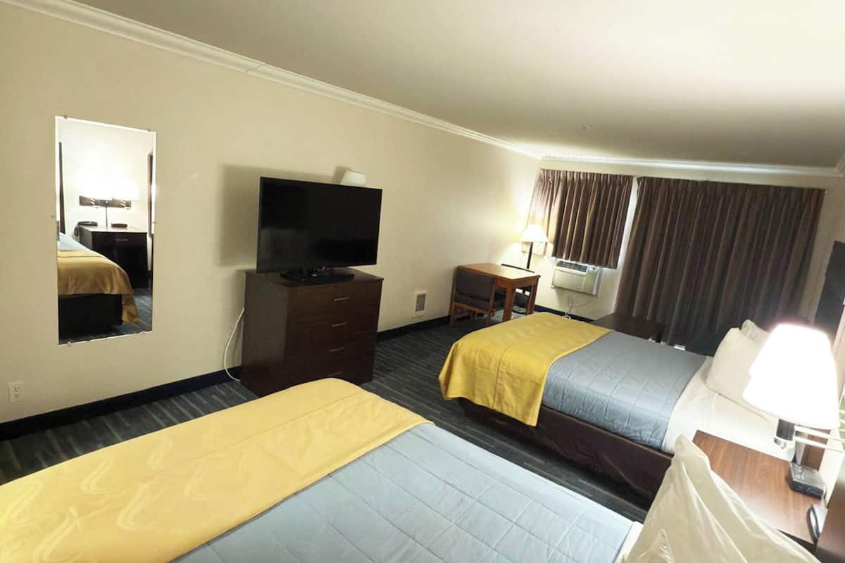 Desk, laptop workspace, iron/ironing board, free WiFi