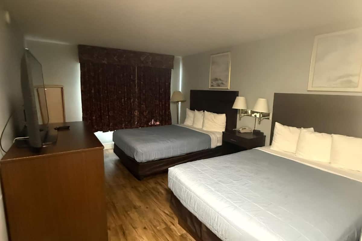 Comfort Room, 2 Queen Beds, Non Smoking