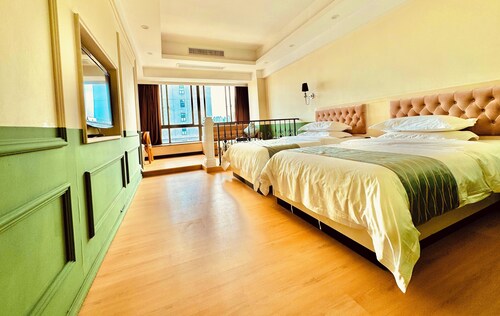 Carnation Business Hotel