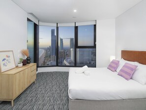 3 bedrooms, iron/ironing board, travel cot, free WiFi