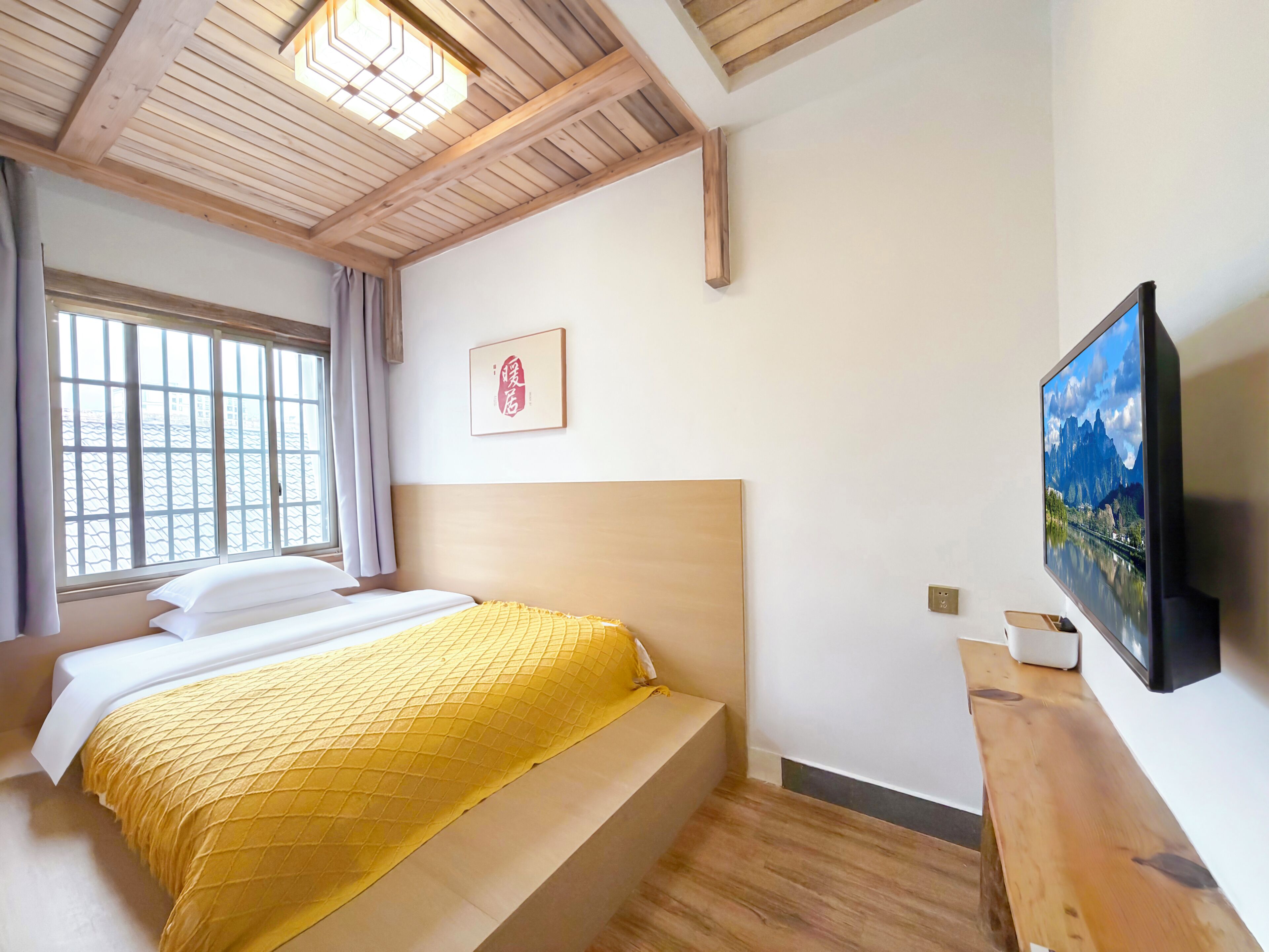 Quarto casal básico | Individualmente decorados, cortinas blackout, Wi-Fi de cortesia