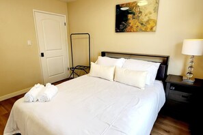 2 bedrooms, iron/ironing board, free WiFi, bed sheets - Bright Modern 2BR Near Santana Row (San Jose)
