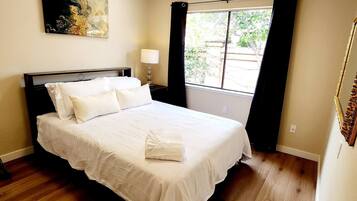 2 bedrooms, iron/ironing board, free WiFi, bed sheets