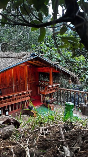 Unplug Kanthalloor Unwind & Indulge in Nature’s Bounty!”