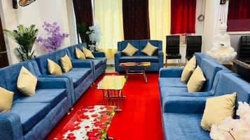 Standard Room | Living area