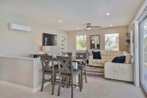Interior - Vaca Cut with 60' dock, 4br-4ba, 2 kitchens (Marathon)
