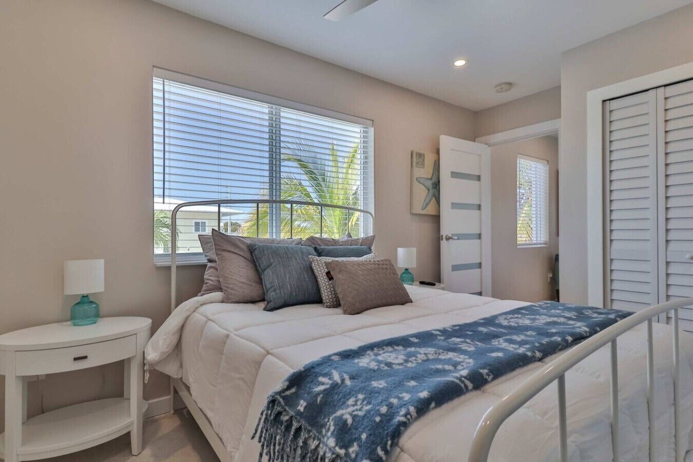 Desk, iron/ironing board, travel crib, WiFi