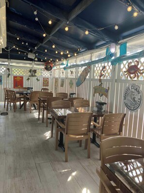 Dining - Vaca Cut with 60' dock, 4br-4ba, 2 kitchens (Marathon)
