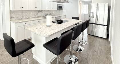 Spacious 5BR Beach Villa -1 Minute to Beach