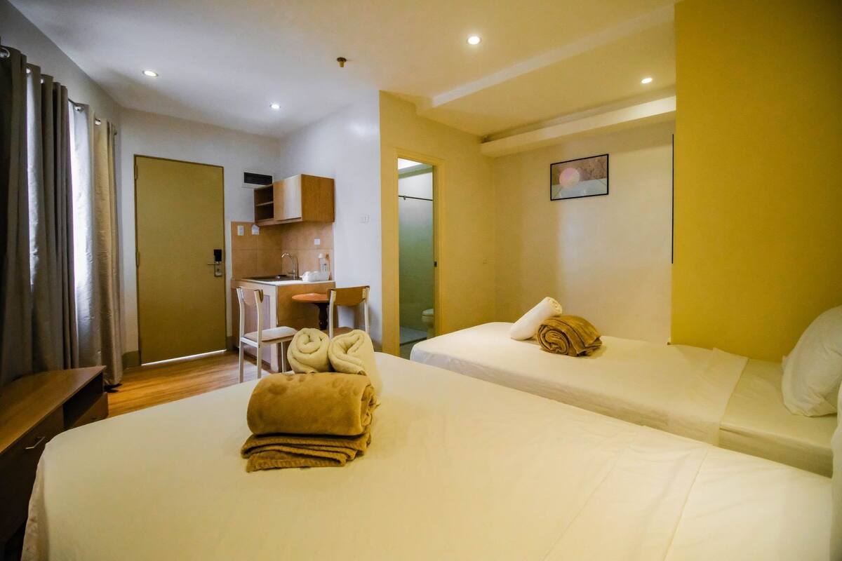 Family Twin Room, City View | Desk, free WiFi, bed sheets
