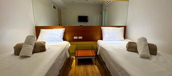 Almond Suites by Hiverooms