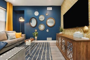 Smart TV, stereo, offices