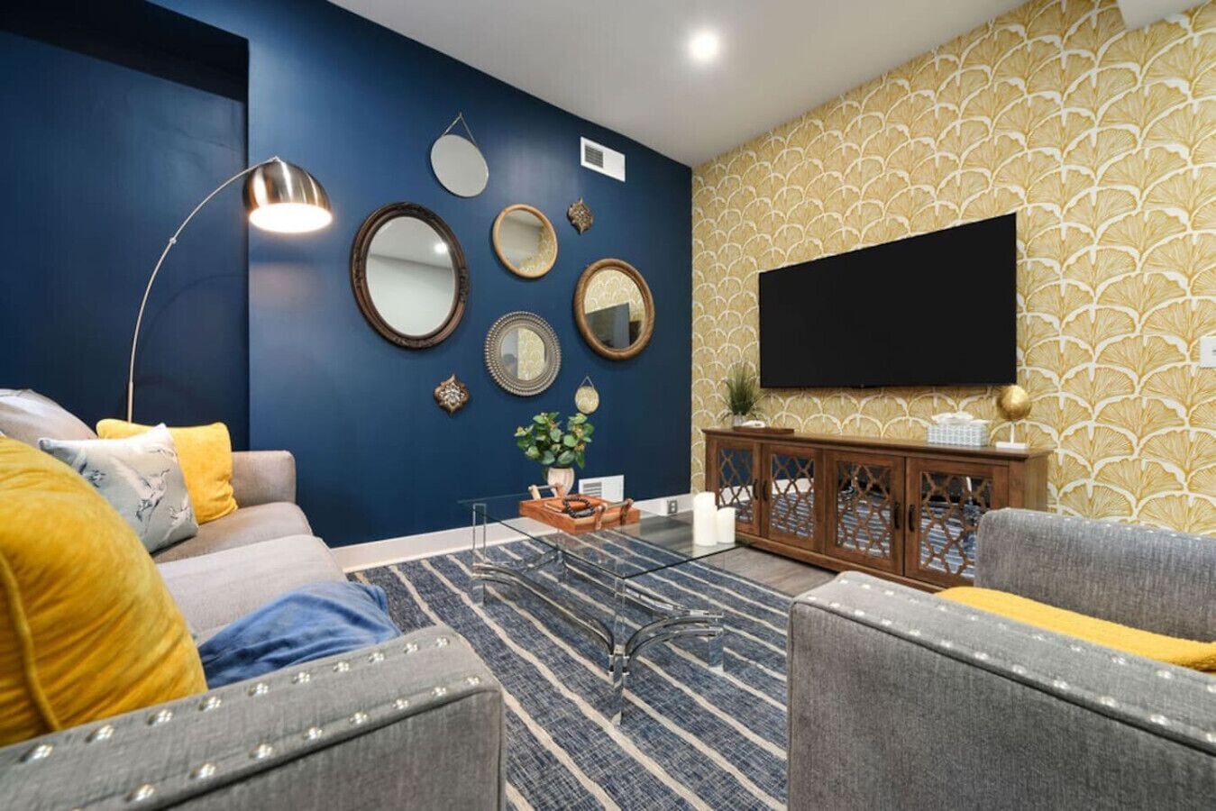 スマートテレビ、ステレオ、書斎 / ワークスペース