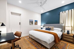 2 bedrooms, desk, iron/ironing board, travel crib - ★HostWise Stays★ Stylish War Streets Retreat | Easy Walk to Stadiums & Dining (Pittsburgh)