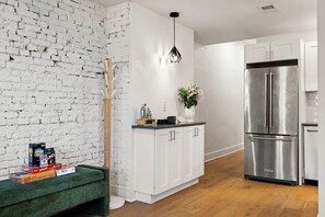 Interior - ★HostWise Stays★ Stylish War Streets Retreat | Easy Walk to Stadiums & Dining (Pittsburgh)