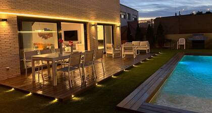 Spacious Holiday Home With Pool