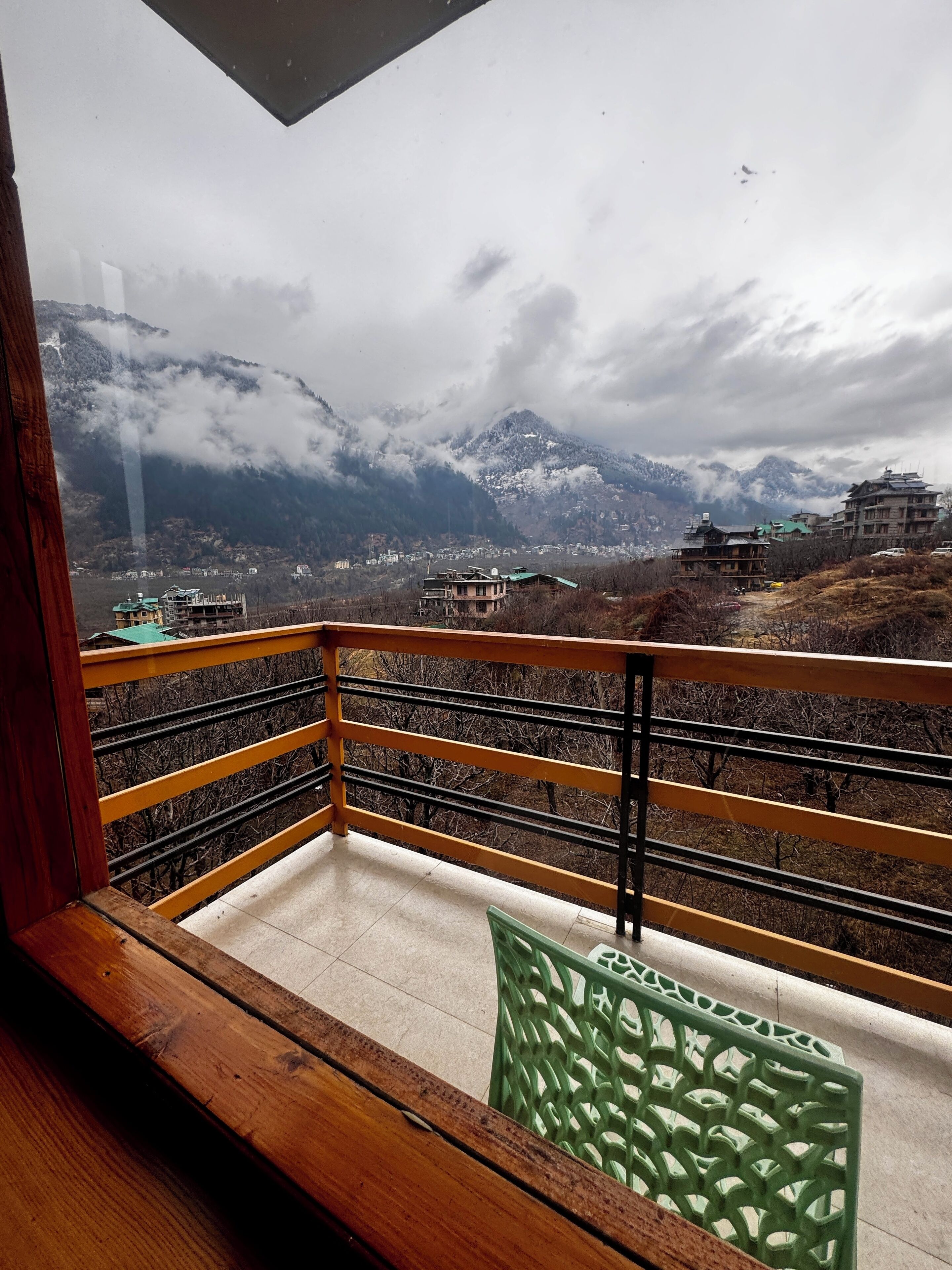 Hypo-allergenic bedding, down duvets, pillow-top beds, in-room safe