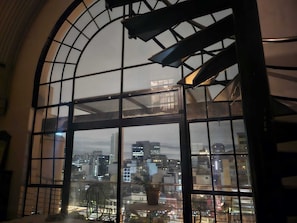 Interior - City Appartment with Mountain Views (Cape Town)