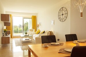 Appartement Classique, 2 chambres | Restauration