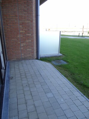 Classic Apartment, 2 Bedrooms | Garden