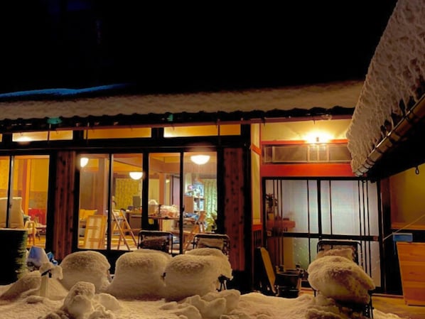 Outdoor dining - Sauna BBQ Board game Enjoy extraordinary time with friends in a restful old private house, memories -GUEST HOUSE Deatame-so (東近江市上山町)