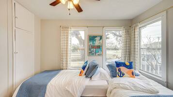 2 bedrooms, iron/ironing board, travel crib, internet