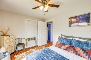 2 bedrooms, iron/ironing board, travel cot, Internet