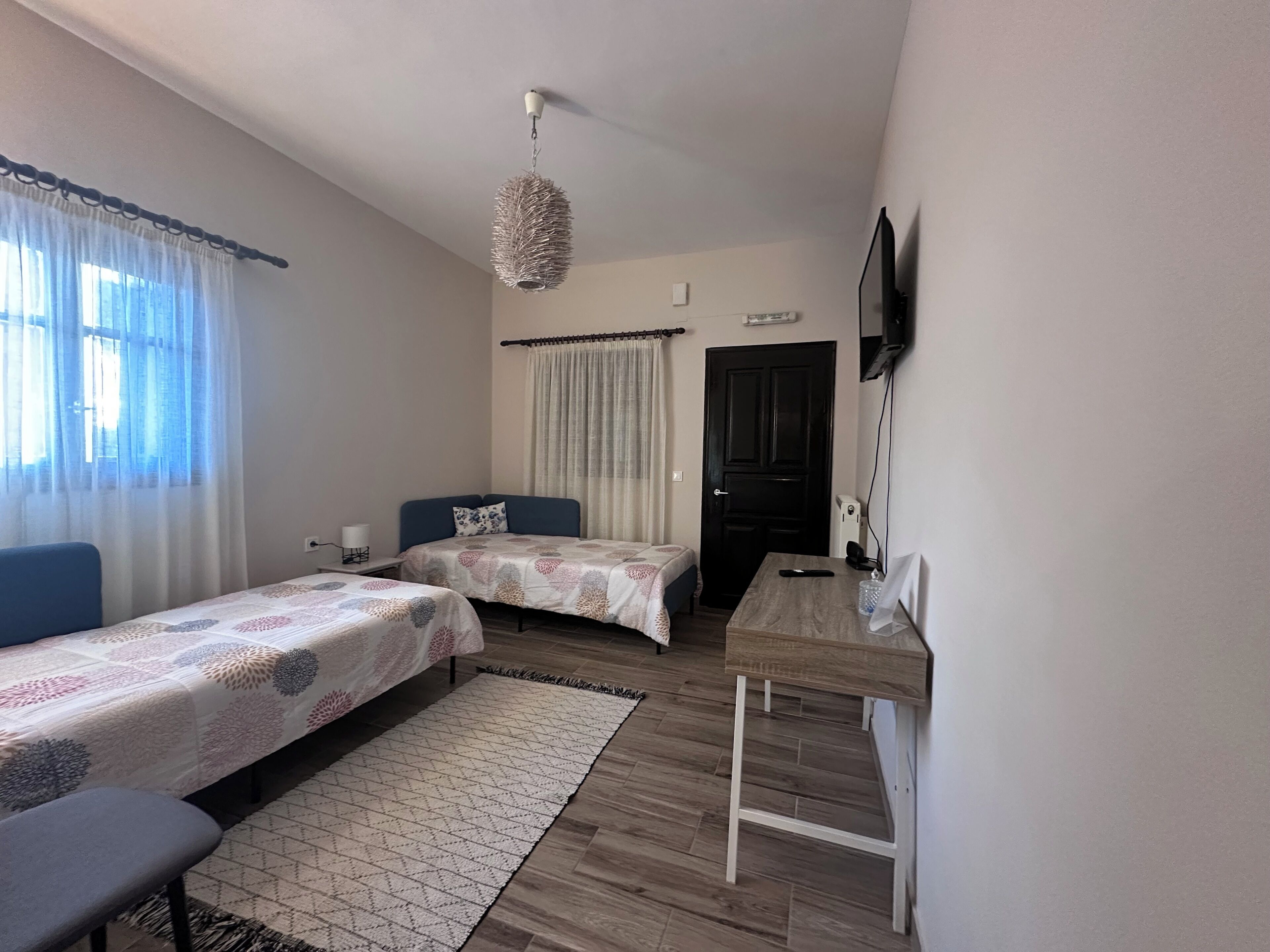 2 bedrooms, iron/ironing board, Internet, bed sheets