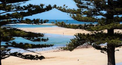 Torquay Treasure, close to the beach and shops