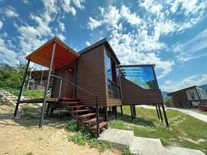 المنشأة من الخارج