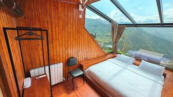 1 makuuhuone, kannettavalle tietokoneelle sopiva työtila