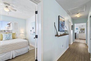 3 bedrooms, desk, iron/ironing board, Internet