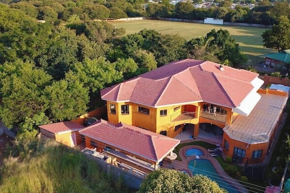 Exterior - Regina Francesca Villa. Presidential suite -Regina (Matabeleland North Province)