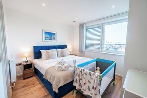 2 bedrooms, iron/ironing board, travel cot, free WiFi