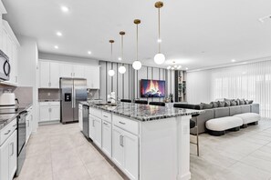 電子レンジ、オーブン、コンロ、食器洗い機