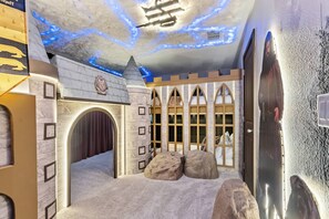 9 chambres, fer et planche à repasser, lit parapluie, Wi-Fi