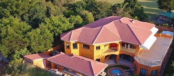 Regina Francesca Villa. Entire