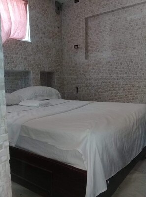 1 bedroom, iron/ironing board, Internet, bed sheets