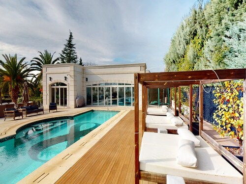 Majestic Villa With Swimming Pool