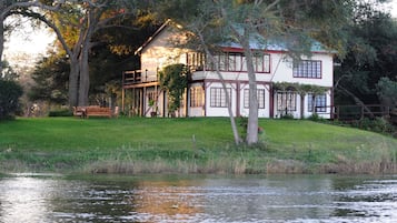 Huis, 2 slaapkamers, privézwembad, uitzicht op rivier | 1 slaapkamer, gratis wifi