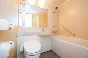 淋浴/浴缸二合一、全浸式浴缸、免費盥洗用品、吹風機