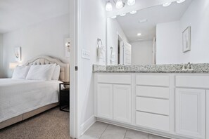 3 sovrum, strykjärn/strykbräda, gratis wi-fi och sängkläder