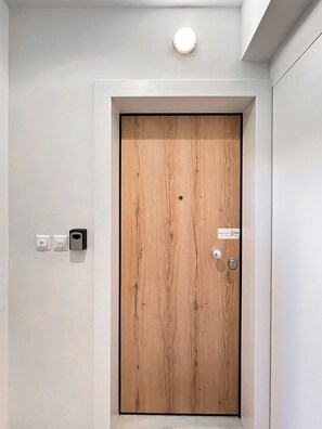 Interior entrance - Minimalist 2Bedroom Apartment with Balcony in the heart of Athens (Athens)