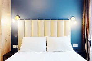 Comfort Double Room | Desk, soundproofing, iron/ironing board, free WiFi