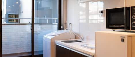 Superior Double Room, Non Smoking | Private kitchen | Fridge, microwave, stovetop, electric kettle